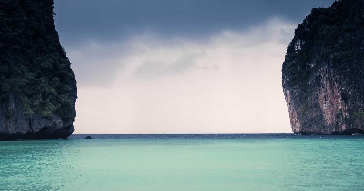 Boost Sales Today: The Simple Power of Free Shipping Thresholds for Shopify Stores